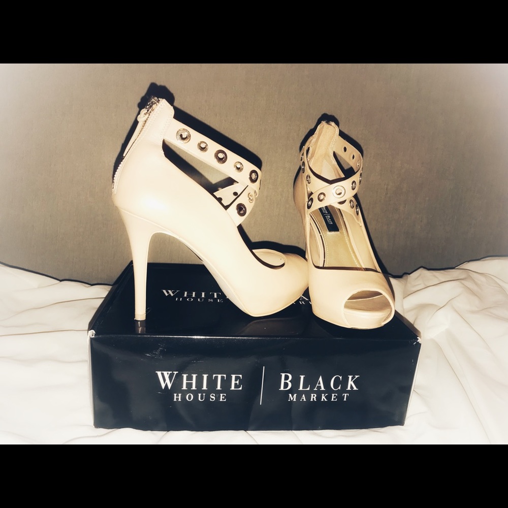 WHBM: Open toe/zip back heel, 8.5, color Camel